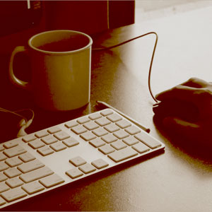 Excel mit Maus und Tastatur.